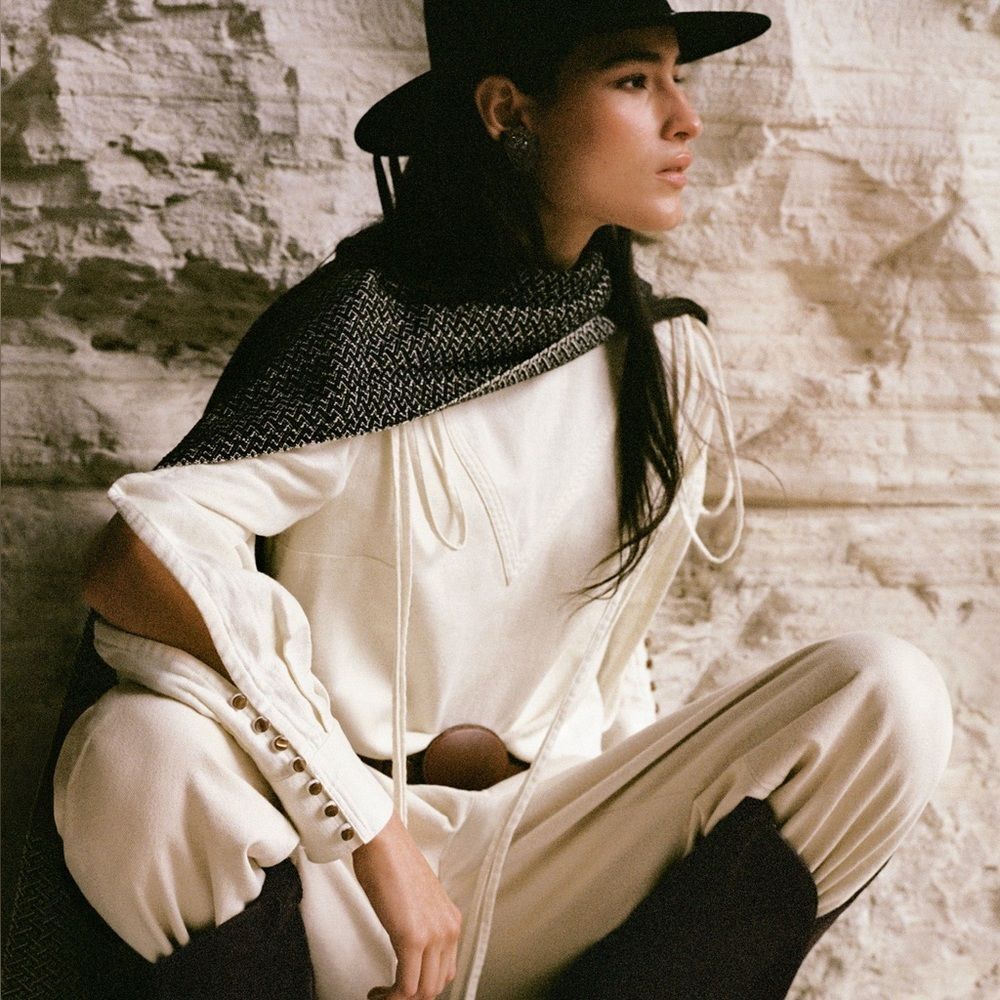 Lorena Saravia H&M COTTON SHAWL WITH FRINGE - Picture 5 of 6